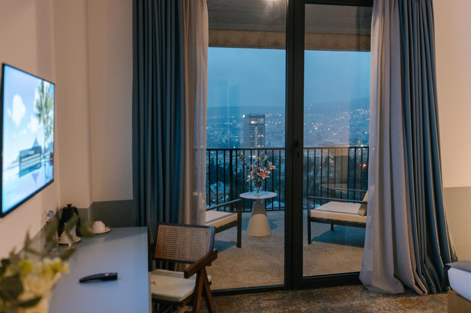 Castor & Pollux Hotel Tbilisi Buitenkant foto