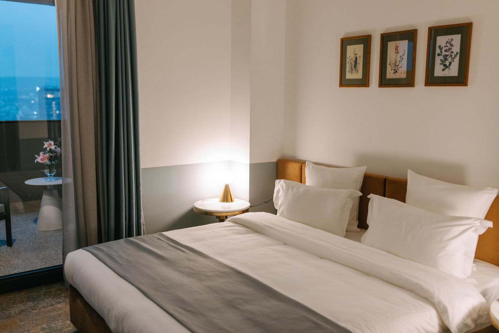 Castor & Pollux Hotel Tbilisi Buitenkant foto
