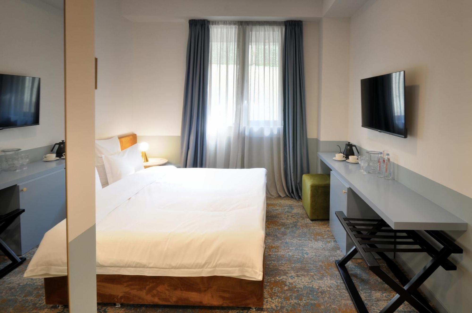 Castor & Pollux Hotel Tbilisi Buitenkant foto