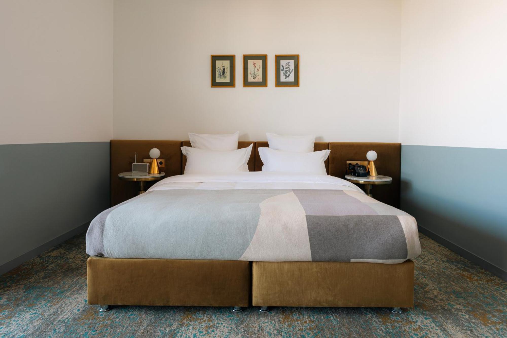 Castor & Pollux Hotel Tbilisi Buitenkant foto