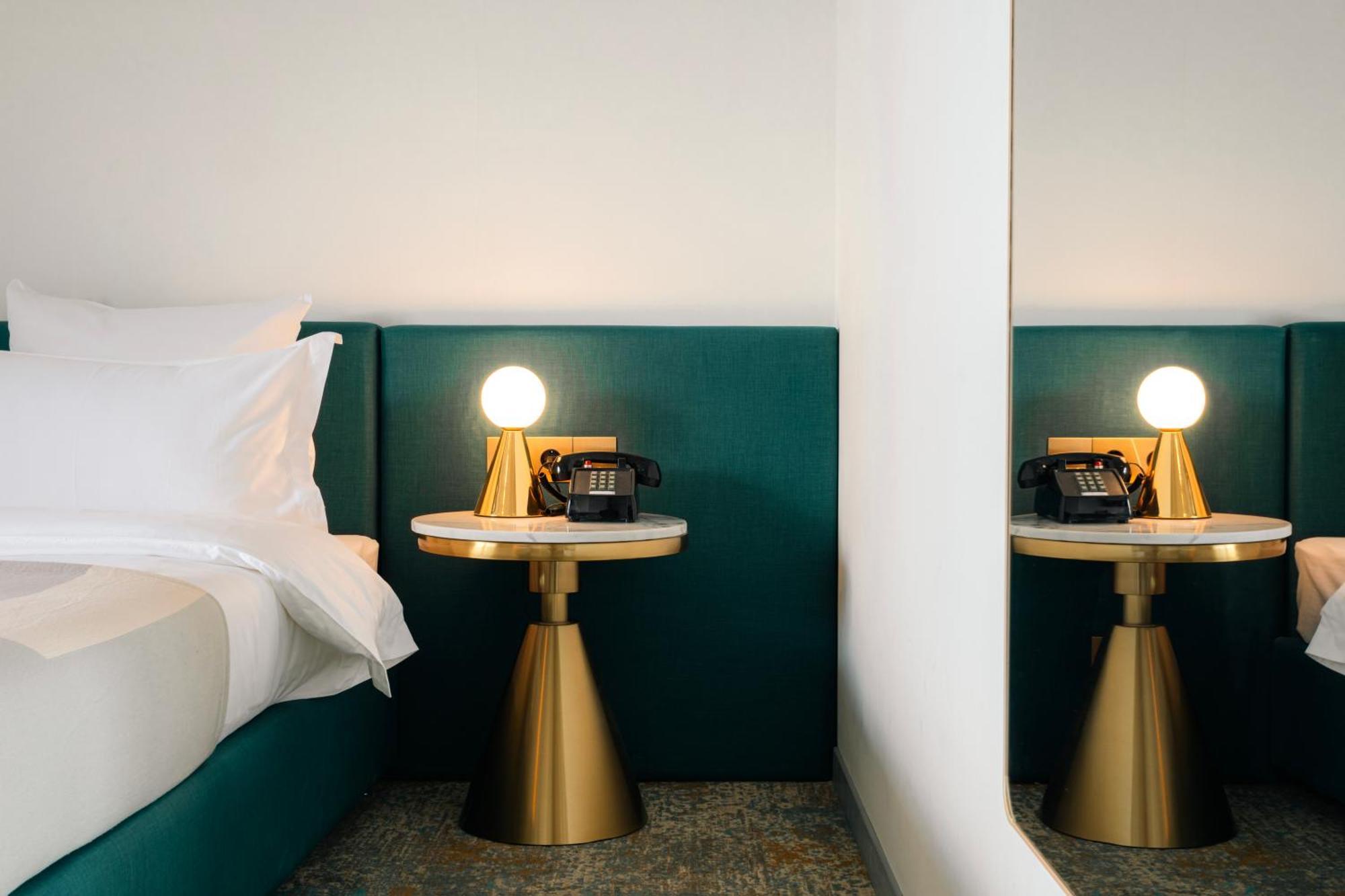 Castor & Pollux Hotel Tbilisi Buitenkant foto