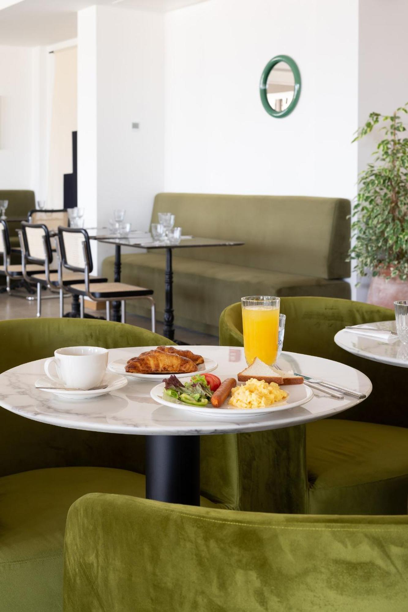 Castor & Pollux Hotel Tbilisi Buitenkant foto