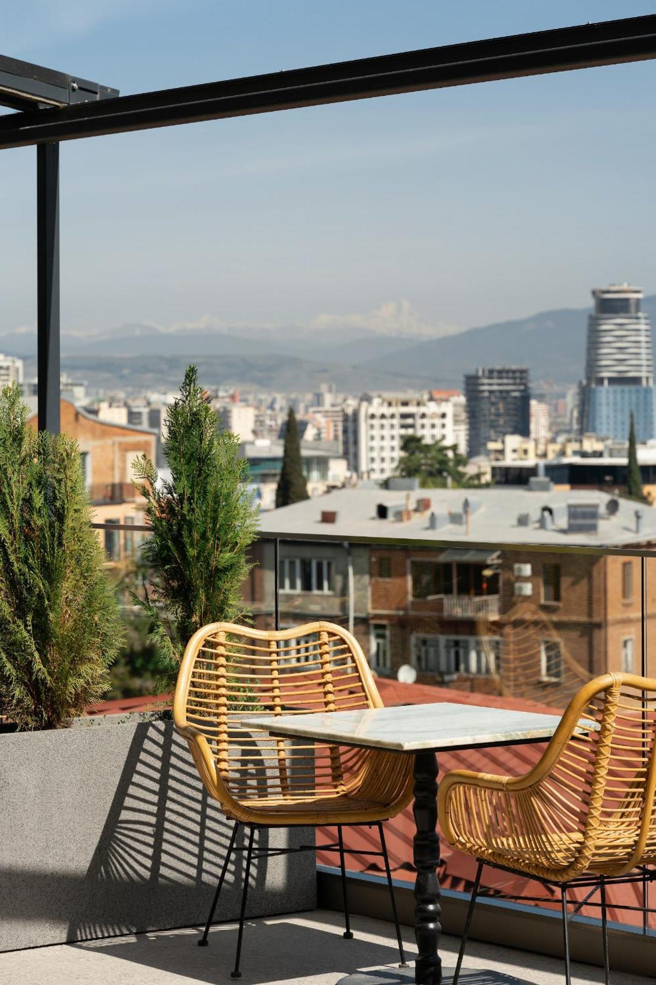 Castor & Pollux Hotel Tbilisi Buitenkant foto